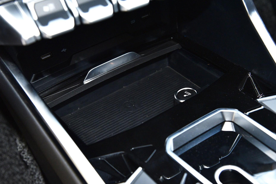 2019款 EcoBoost 145 CVT 48V尊领型PLUS 内饰