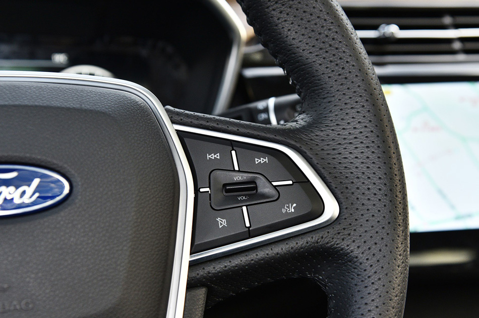 2019款 EcoBoost 145 CVT 48V尊领型PLUS 内饰