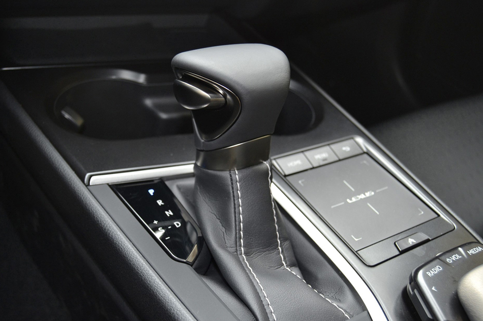 2019款 260h 探·趣版 国VI 内饰