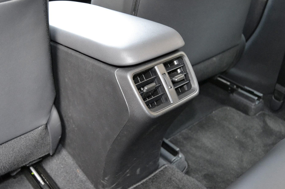 2019款 260h 探·趣版 国VI 座椅空间