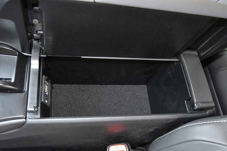 2019款 260h 探·趣版 国VI 座椅空间