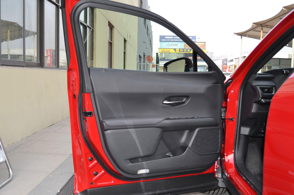 2019款 260h 探·趣版 国VI 座椅空间