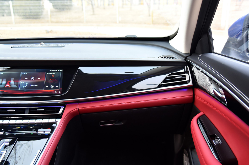 2019款 2.0T 智版 内饰