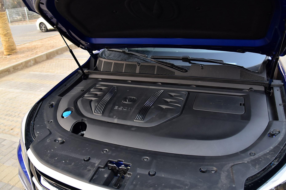 2019款 2.0T 智版 引擎底盘