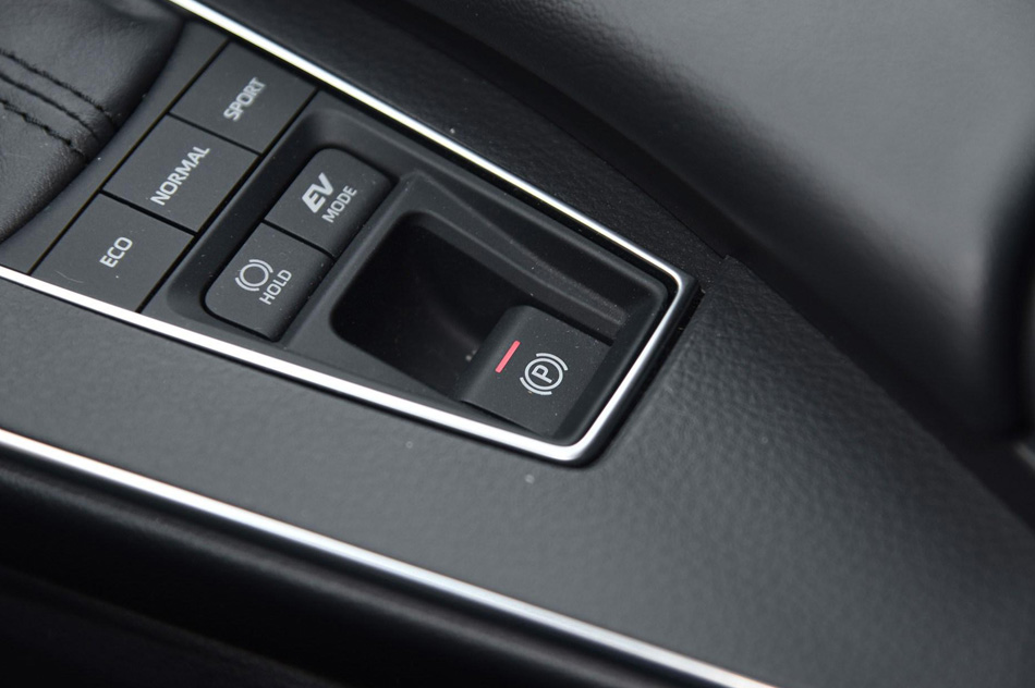 2019款 双擎 2.5L Limited旗舰版 国V 内饰