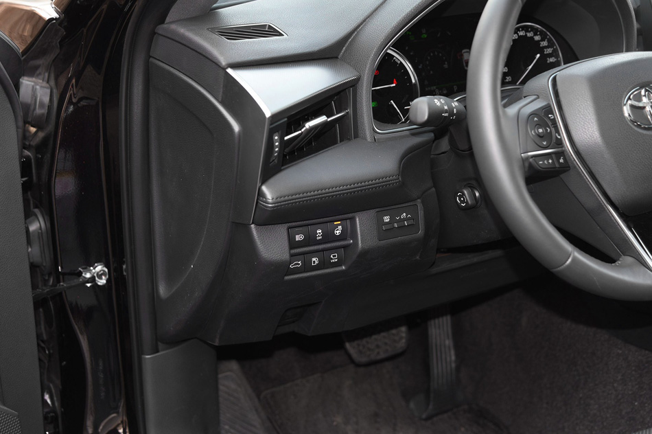 2019款 双擎 2.5L Limited旗舰版 国V 内饰