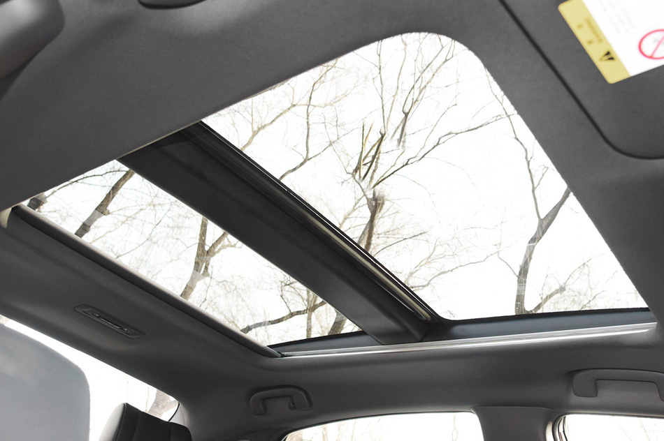 2019款 双擎 2.5L Limited旗舰版 国V 座椅空间