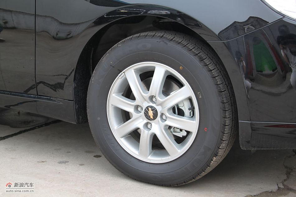 车辆外观及外部细节