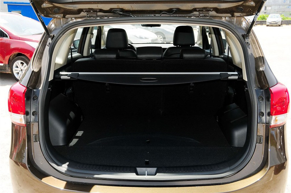 新佳乐 2013款 2.0L AT 5座舒适版 空间