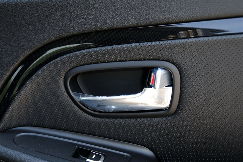 新佳乐 2013款 2.0L AT 5座舒适版 空间