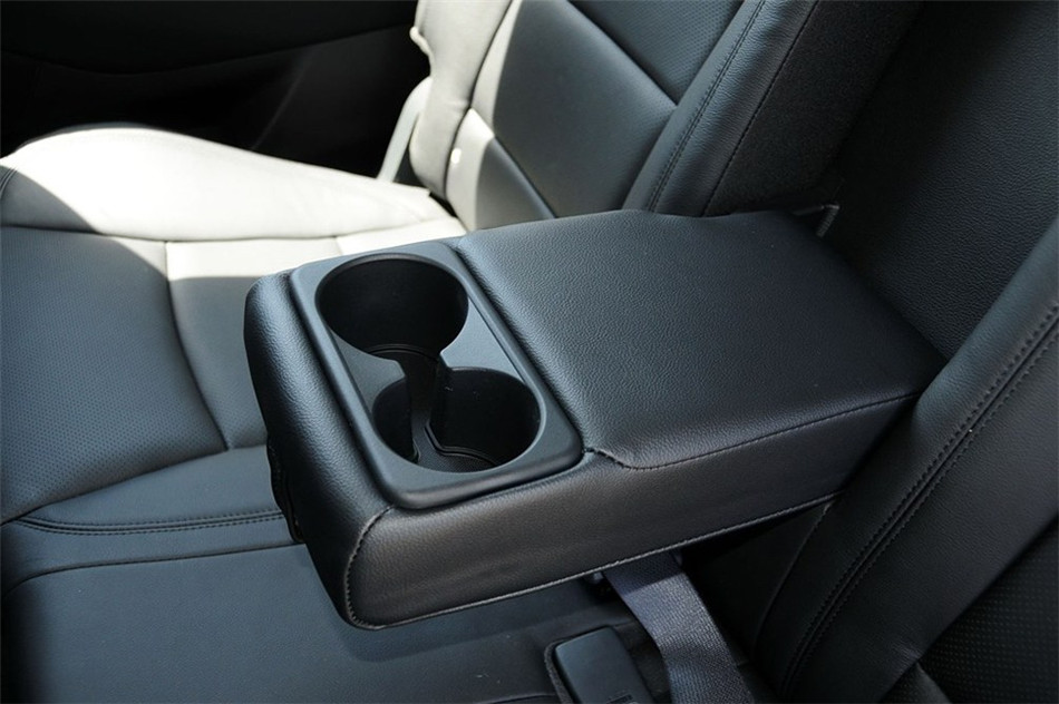 新佳乐 2013款 2.0L AT 5座舒适版 空间