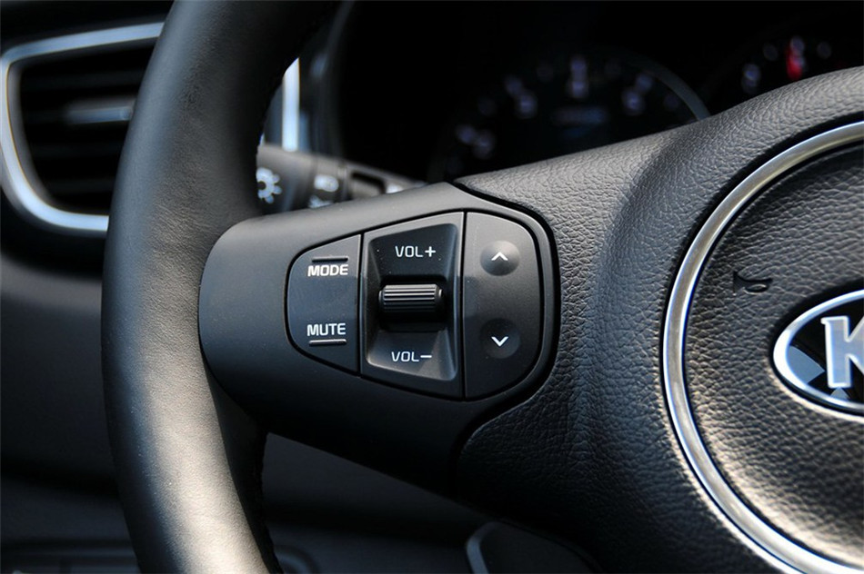 新佳乐 2013款 2.0L AT 5座舒适版 内饰