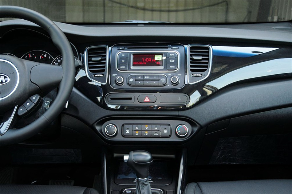 新佳乐 2013款 2.0L AT 5座舒适版 内饰