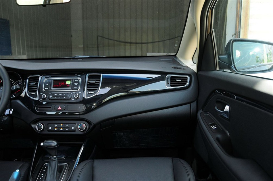 新佳乐 2013款 2.0L AT 5座舒适版 内饰