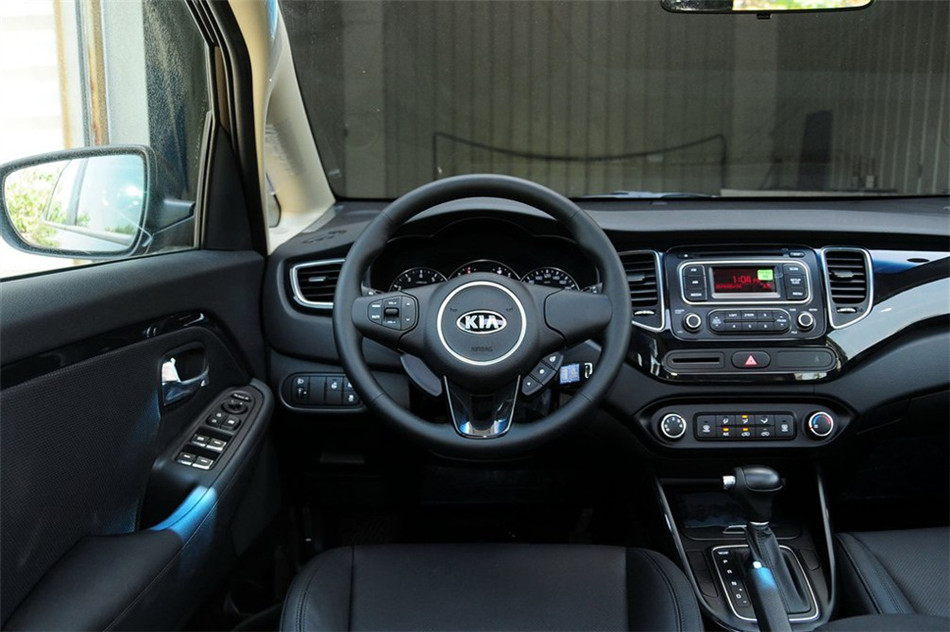 新佳乐 2013款 2.0L AT 5座舒适版 内饰