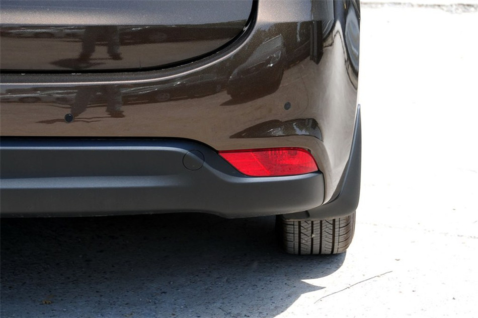 新佳乐 2013款 2.0L AT 5座舒适版 细节