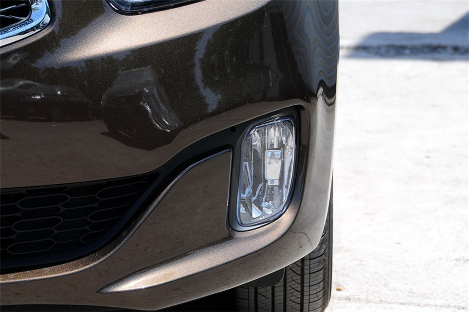 新佳乐 2013款 2.0L AT 5座舒适版 细节