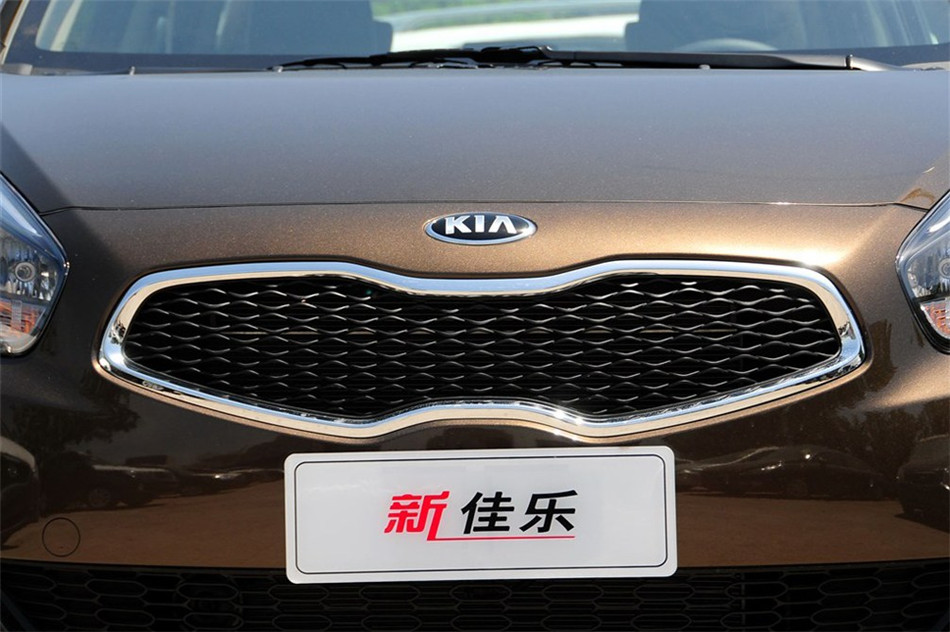 新佳乐 2013款 2.0L AT 5座舒适版 细节