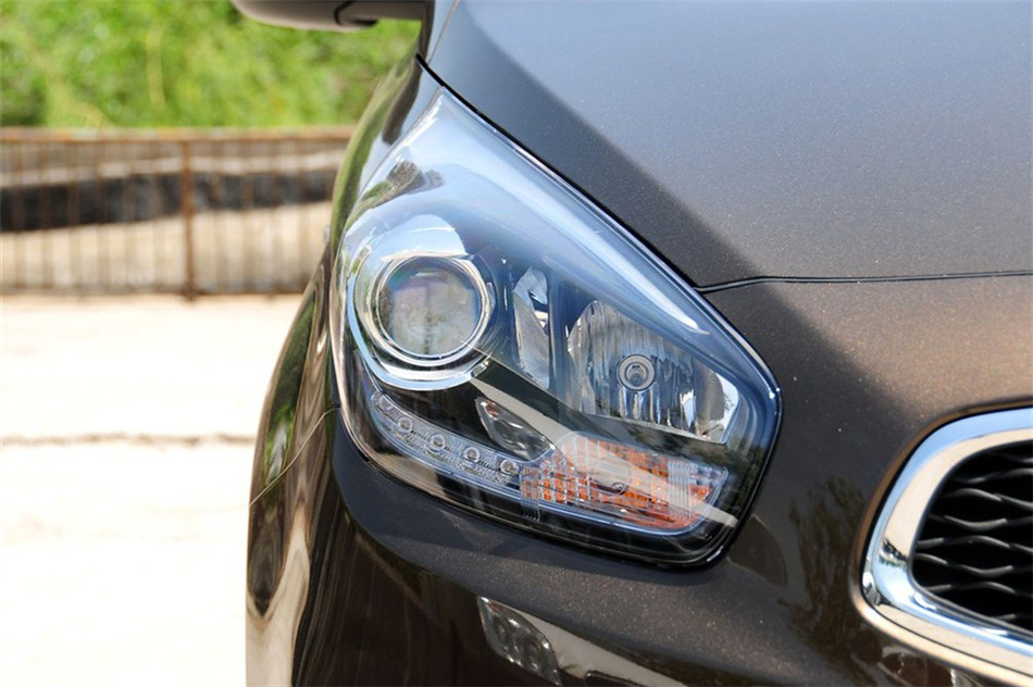 新佳乐 2013款 2.0L AT 5座舒适版 细节