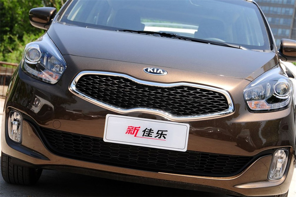 新佳乐 2013款 2.0L AT 5座舒适版 细节