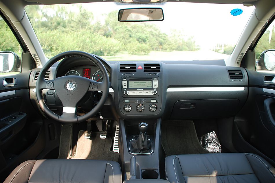 速腾1.8TSI手动冠军版内饰