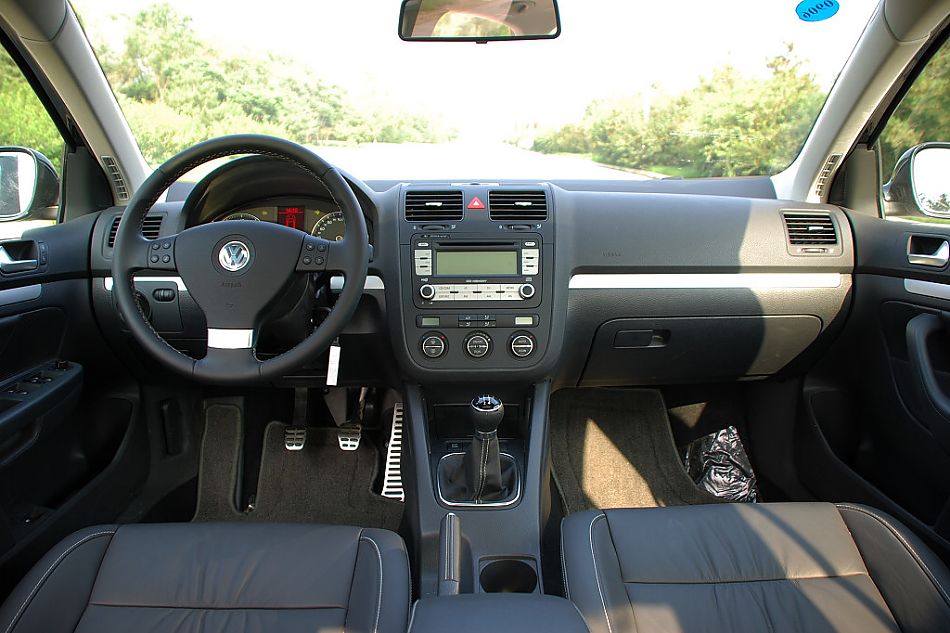 速腾1.8TSI手动冠军版内饰