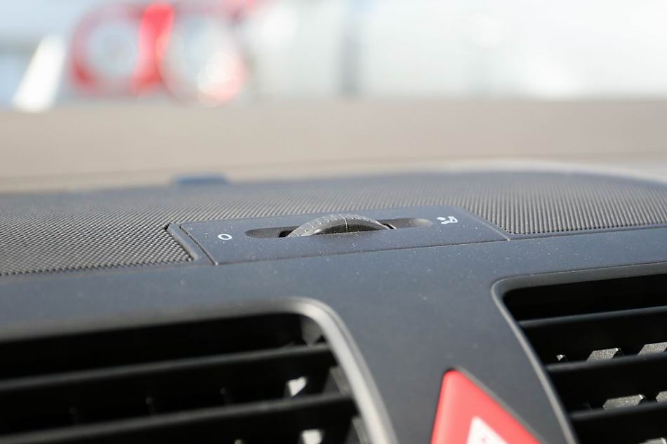 速腾2.0手动舒适型内饰图