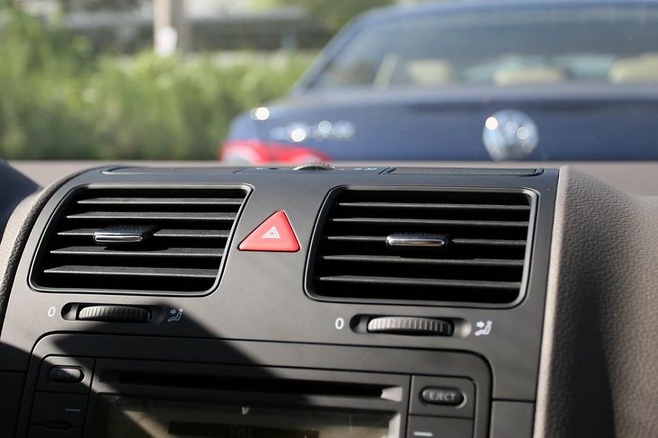 速腾2.0手动舒适型内饰图