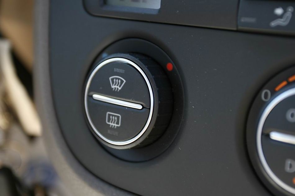 速腾2.0手动舒适型内饰图