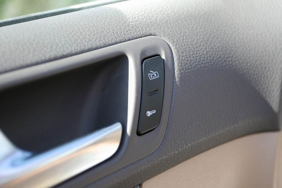 速腾2.0手动舒适型内饰图