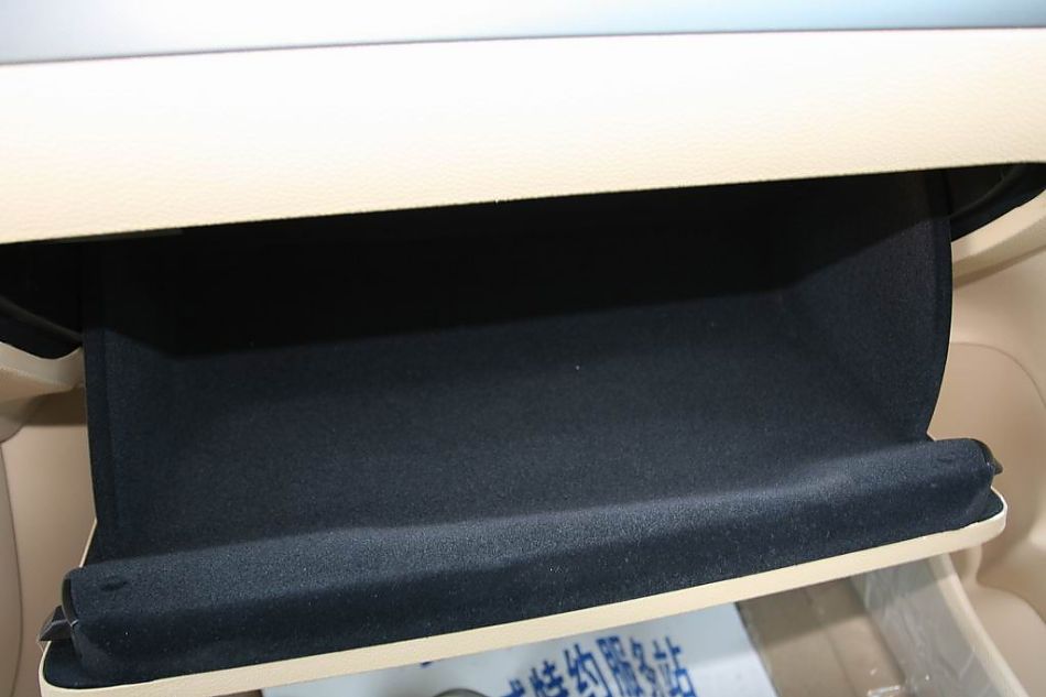 速腾2.0手动舒适型内饰图