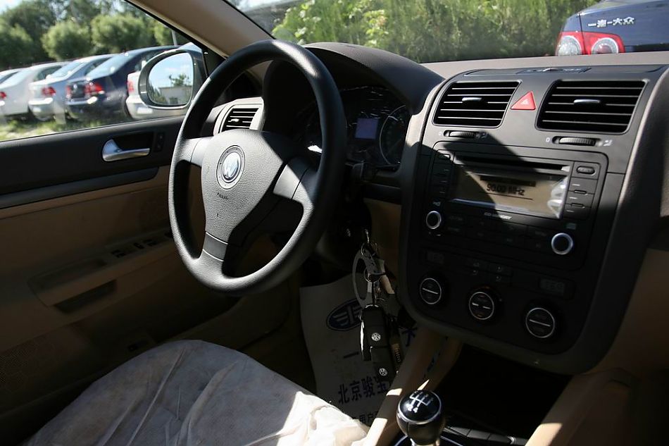 速腾2.0手动舒适型内饰图