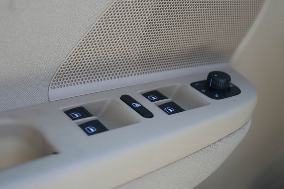 速腾2.0手动舒适型内饰图