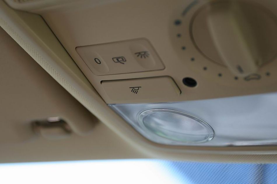 速腾2.0手动舒适型内饰图