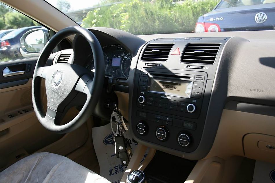 速腾2.0手动舒适型内饰图