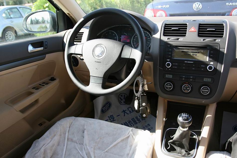 速腾2.0手动舒适型内饰图