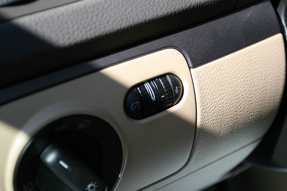 速腾2.0手动舒适型内饰图