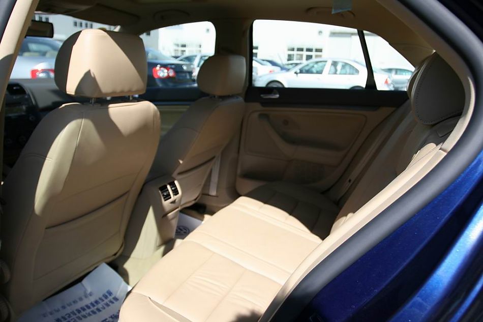 速腾2.0手动舒适型内饰图