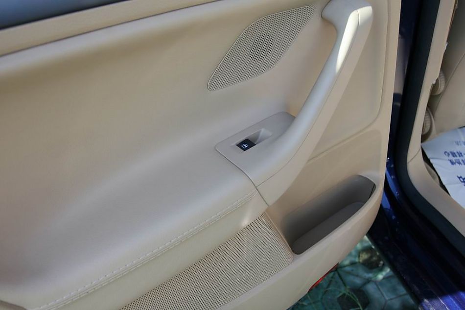 速腾2.0手动舒适型内饰图