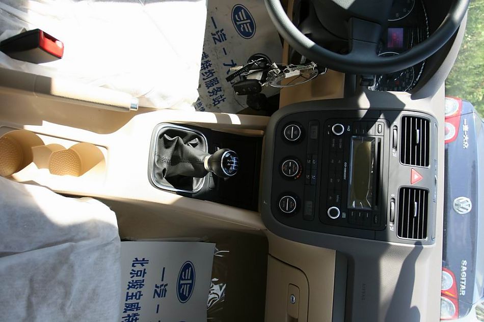 速腾2.0手动舒适型内饰图