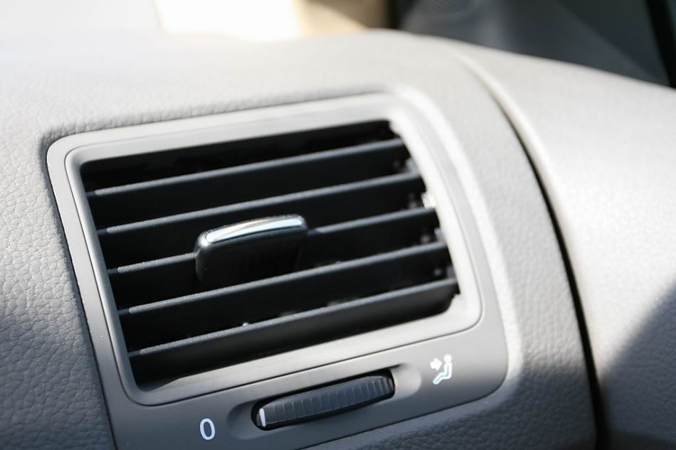 速腾2.0手动舒适型内饰图