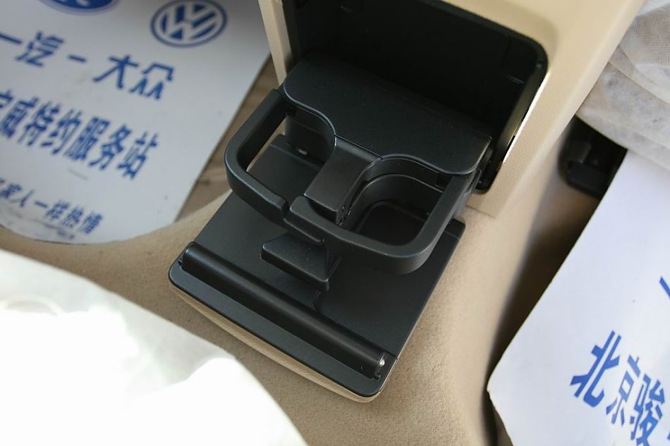 速腾2.0手动舒适型内饰图