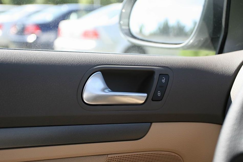 速腾2.0手动舒适型内饰图