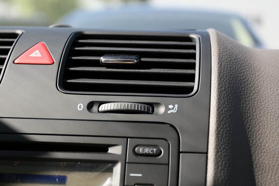 速腾2.0手动舒适型内饰图