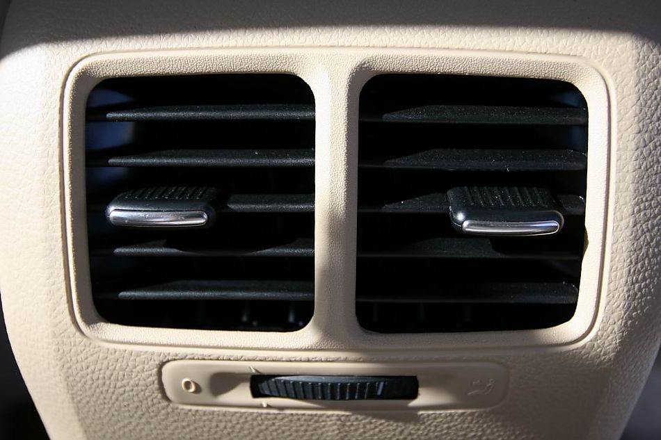 速腾2.0手动舒适型内饰图