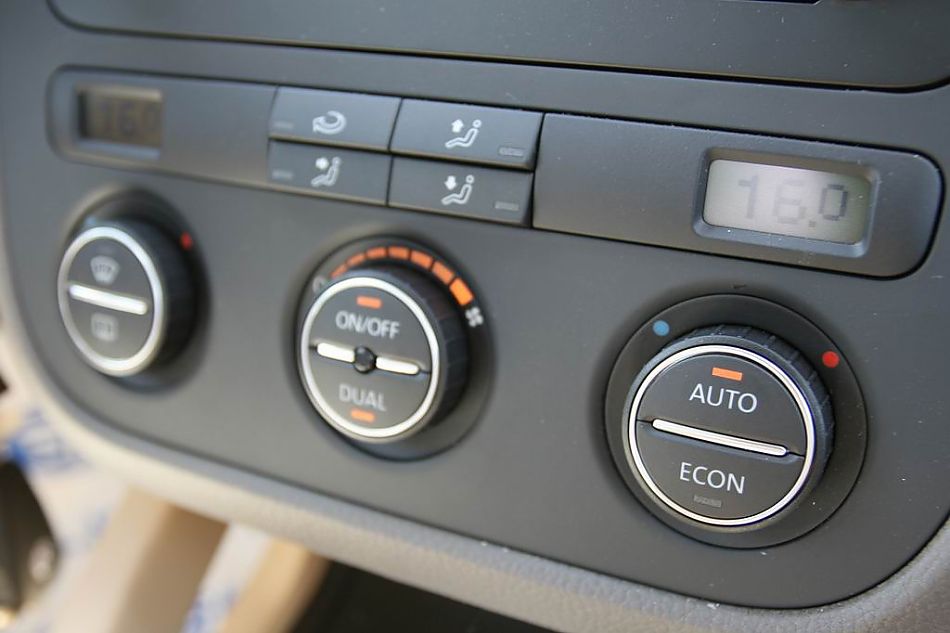 速腾2.0手动舒适型内饰图