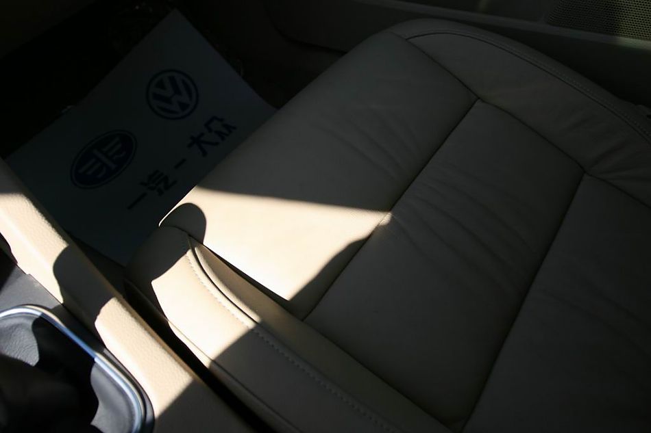 速腾2.0手动舒适型内饰图