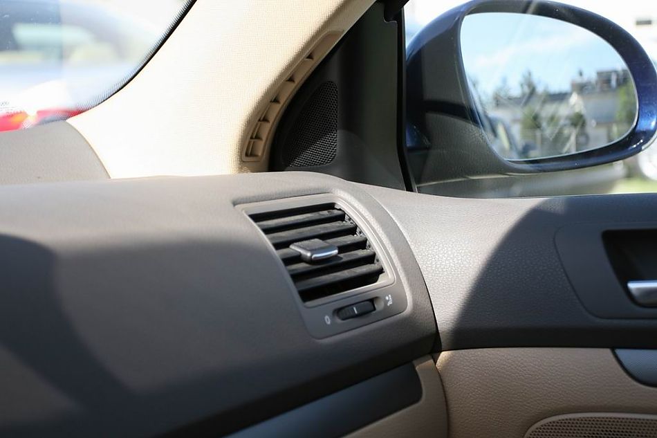 速腾2.0手动舒适型内饰图