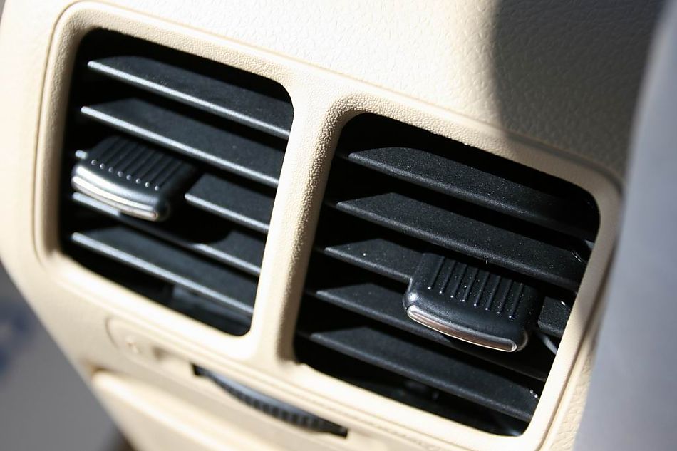 速腾2.0手动舒适型内饰图