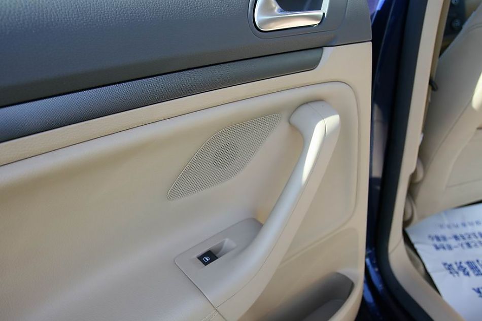 速腾2.0手动舒适型内饰图
